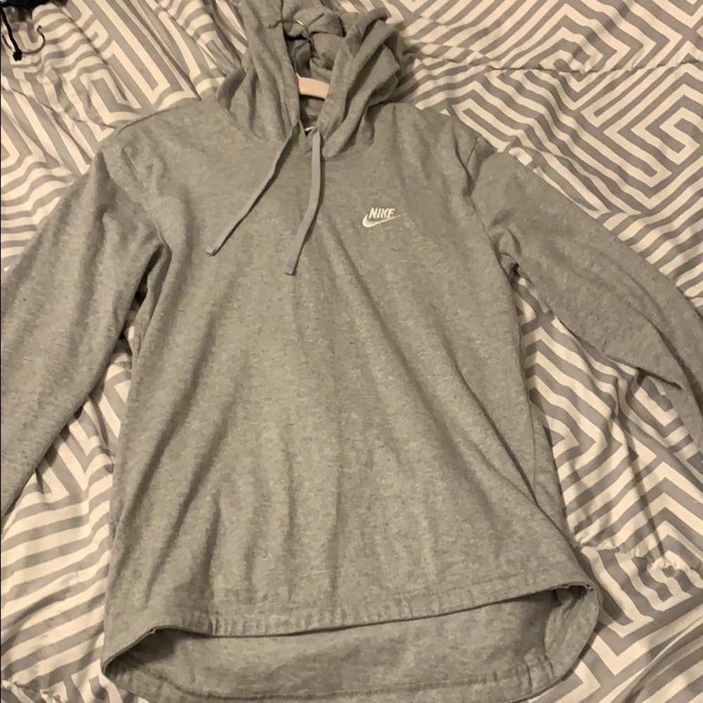 Nike Men’s hooded long sleeve shirt